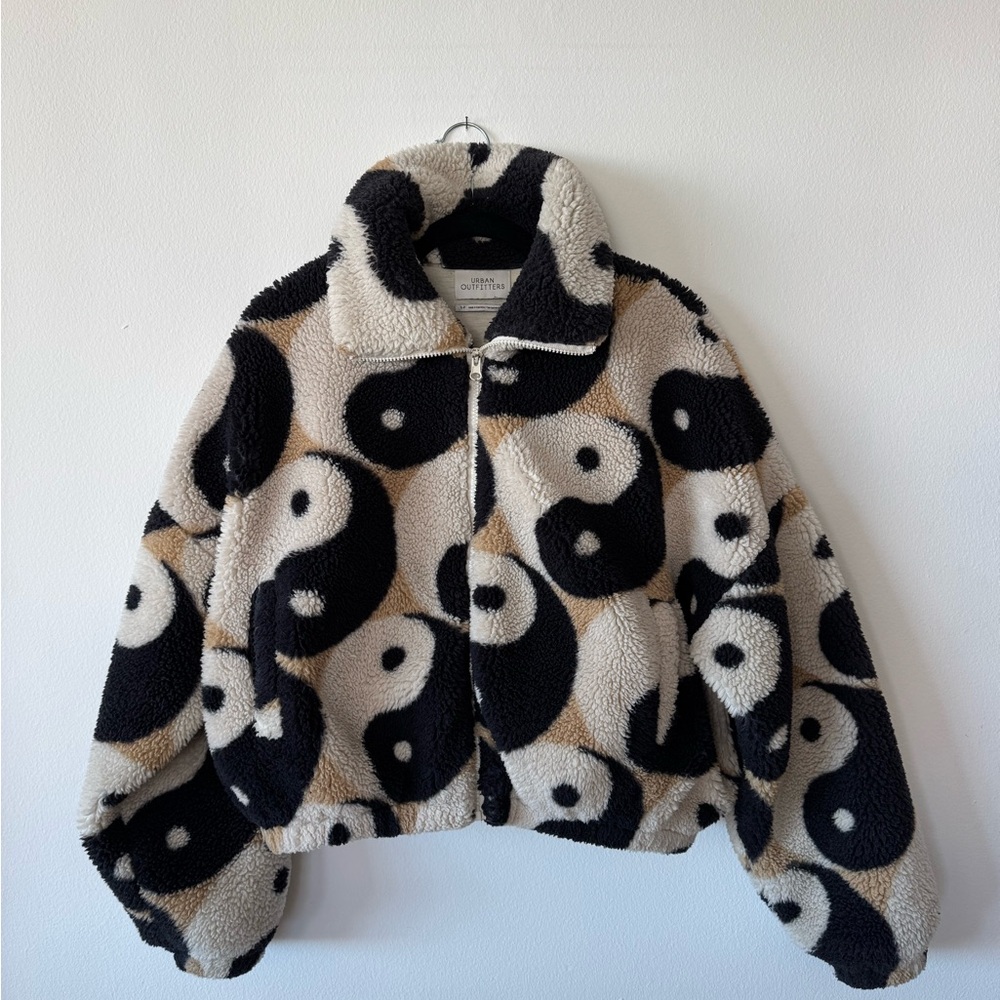 RARE Urban Outfitters “Olivia” Sherpa Ying Yang Jacket